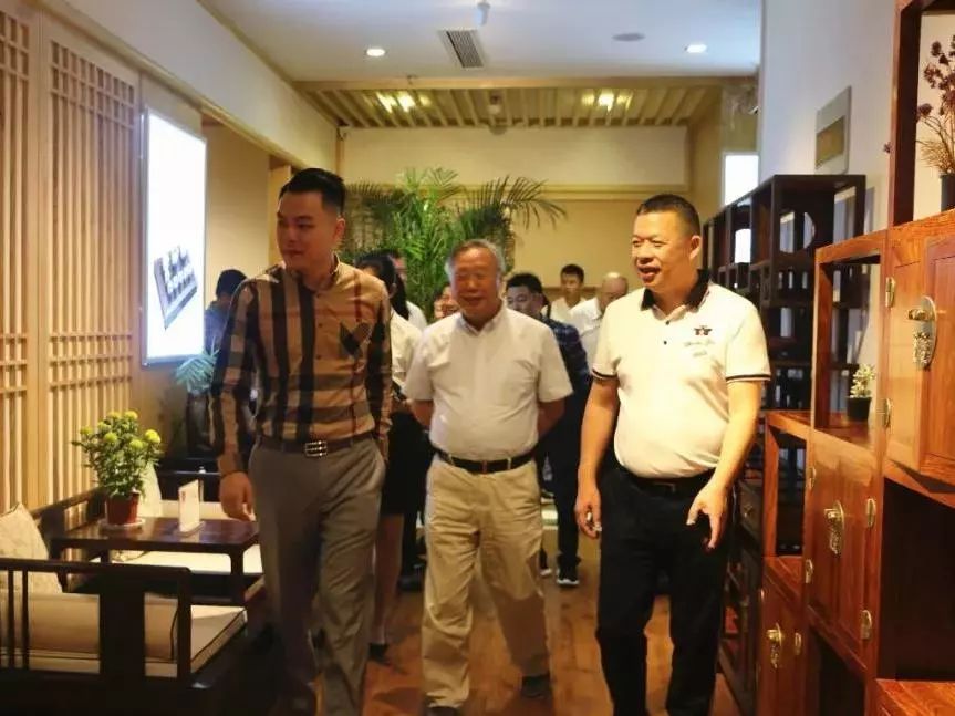 中國國際茶文化研究會(huì)主辦浙茶企赴陜西考察活動(dòng)，參觀漢唐西安旗艦店插圖1